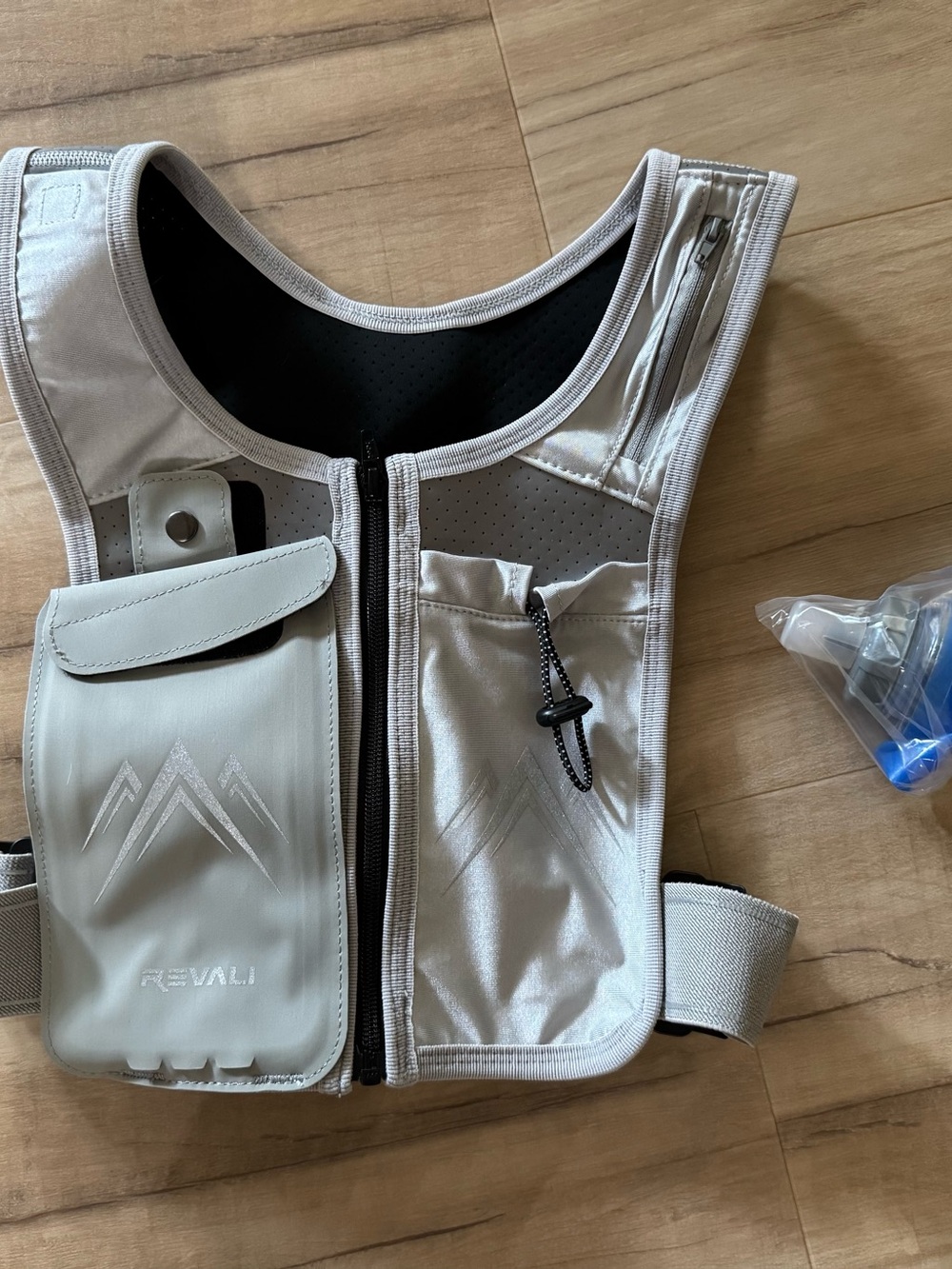 REVALI Reflective Running Safety Vest Adjustable Front Zip Pockets Gray/Black